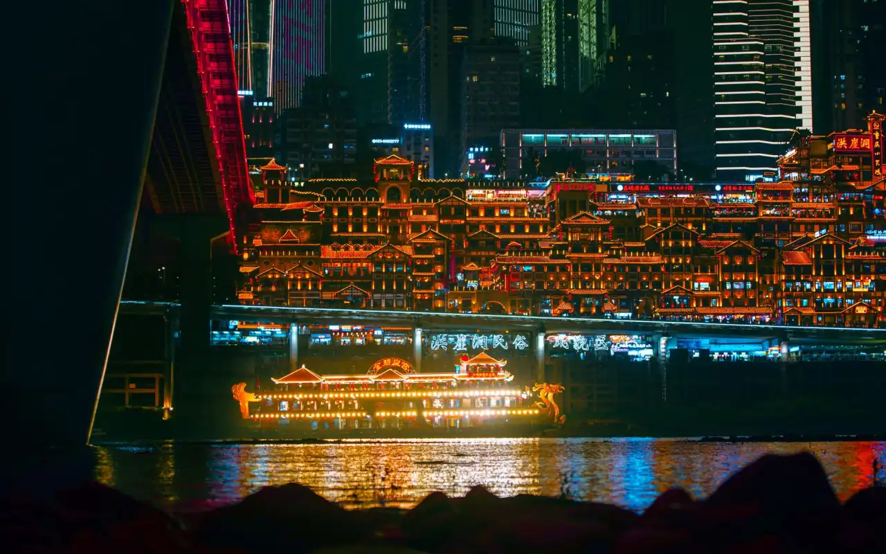 工业触摸屏在HMI人机界面中的选型要点与匹配策略
