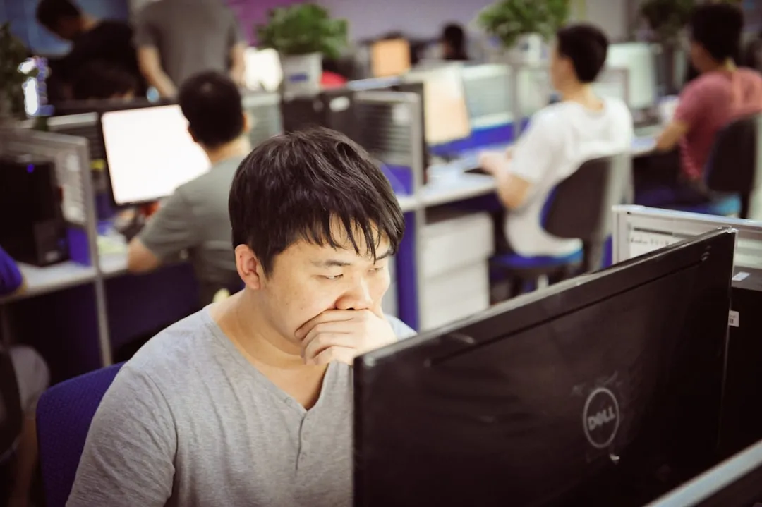 HMI人机界面产品选型指南：从面板到组屏的关键参数对比